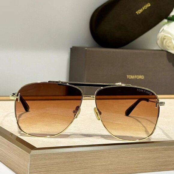 Women\'s  Tom Ford  sunglasses ?? main image 6